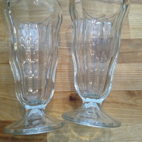 Set of 2 Soda Malt Sundae Glasses Shakes Parfait - Picture 4 of 8